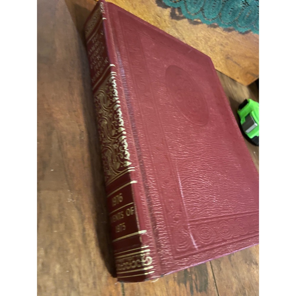 1976 American Peoples Encyclopedia Year Book Grolier Events 1975 Burgundy Gold